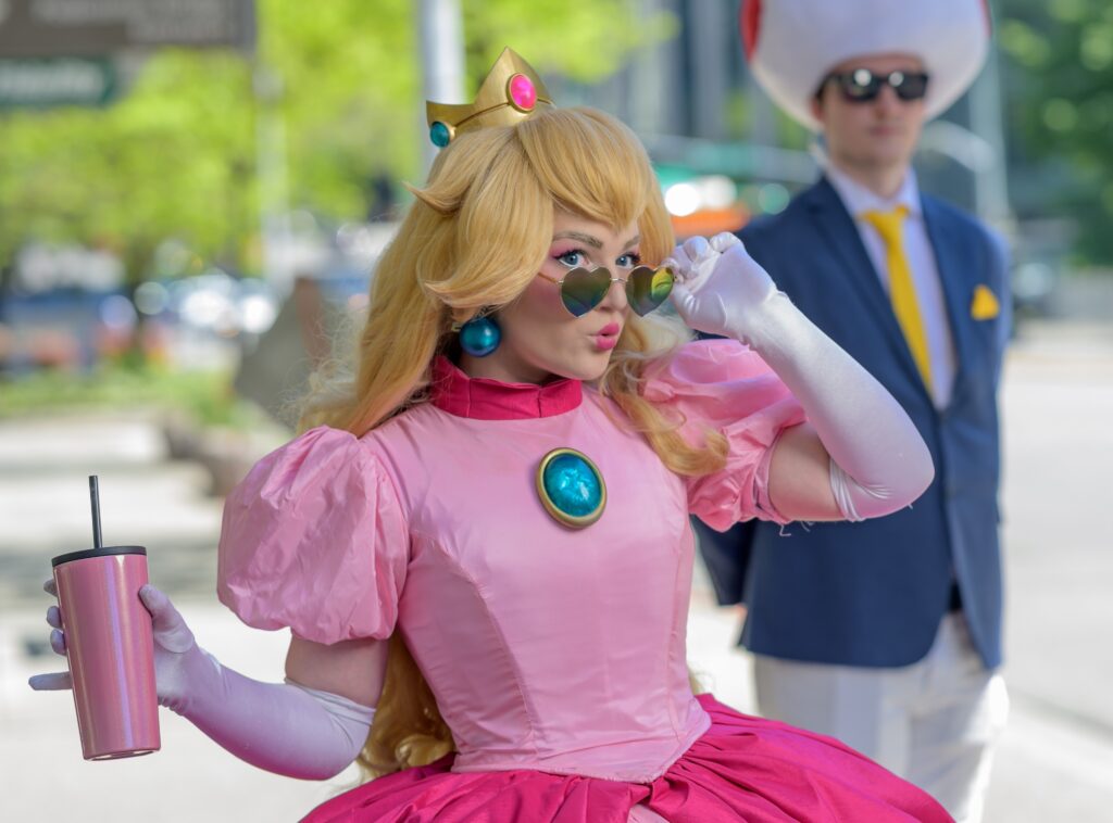 Costama cosplaying Peach